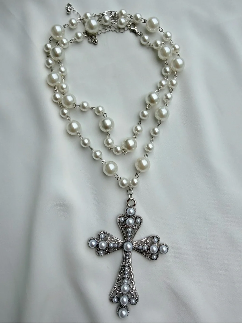 White Pearl Bead Necklace with Ornate Silver Cross Pendant